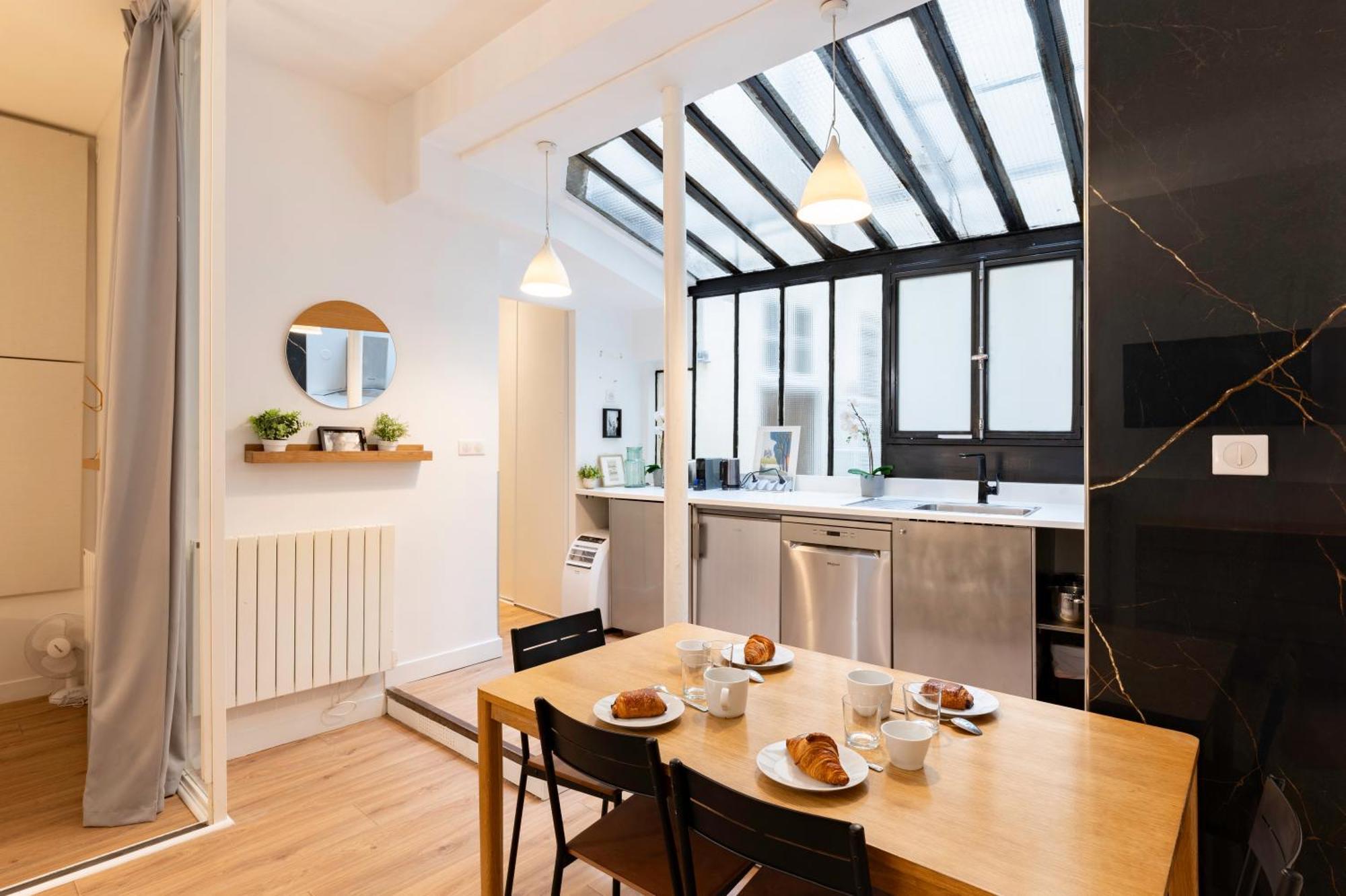 St Germain Sartre Chicsuites Paris Bagian luar foto